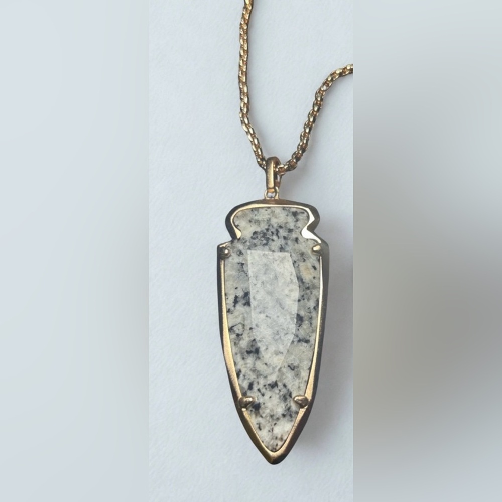 Kendra Scott LONG Pendant Necklace Faux Arrowhead with Gift Box Designer RARE